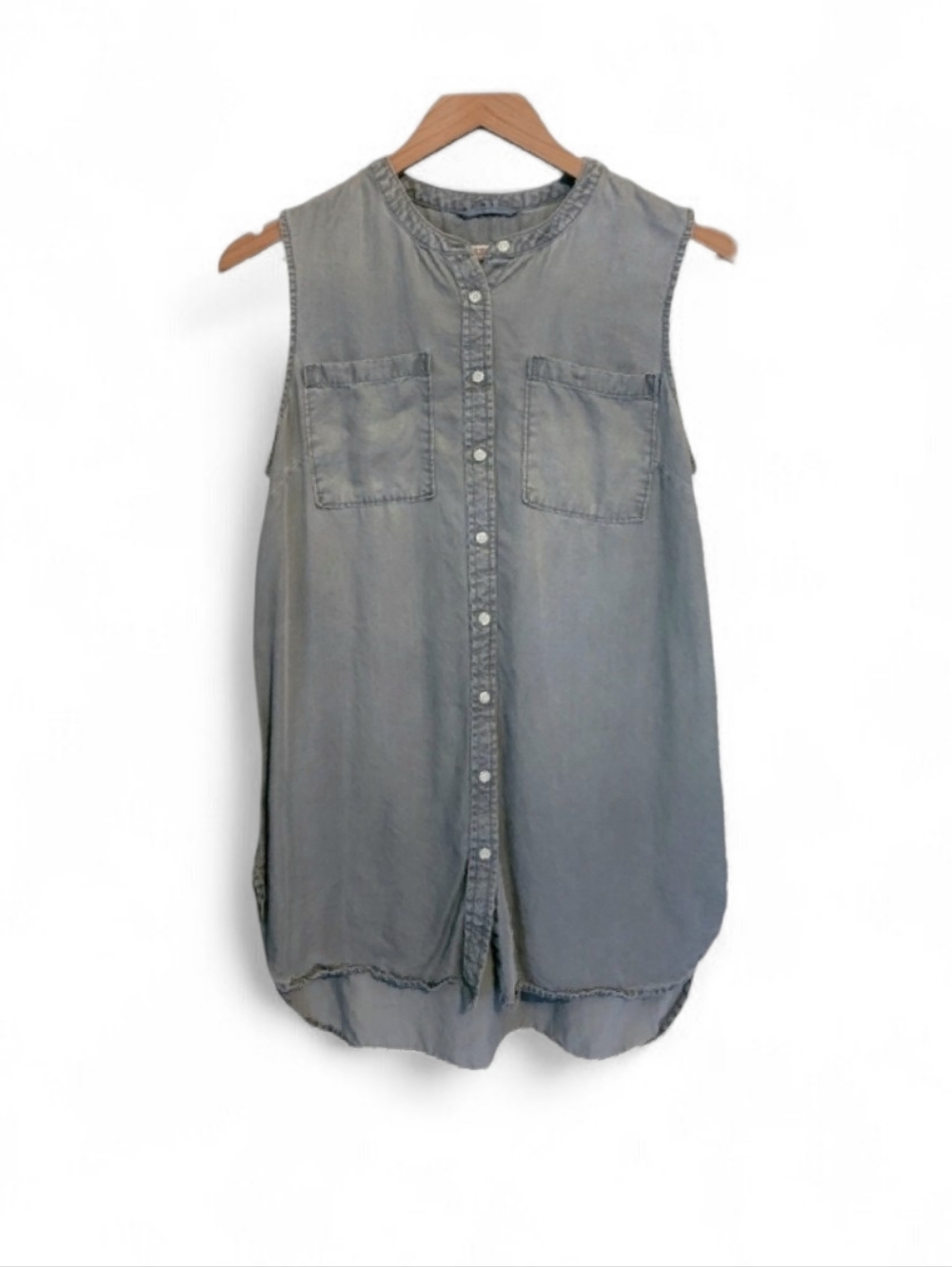 Women's Merona Sleeveless Button Down Top Medium